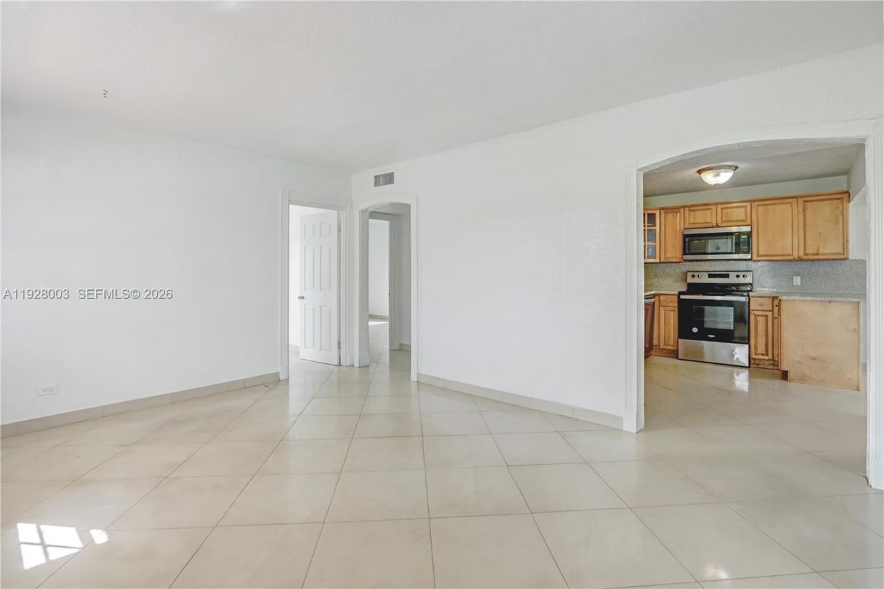 1540 E 8th Ct, Hialeah, FL 33010 Photo