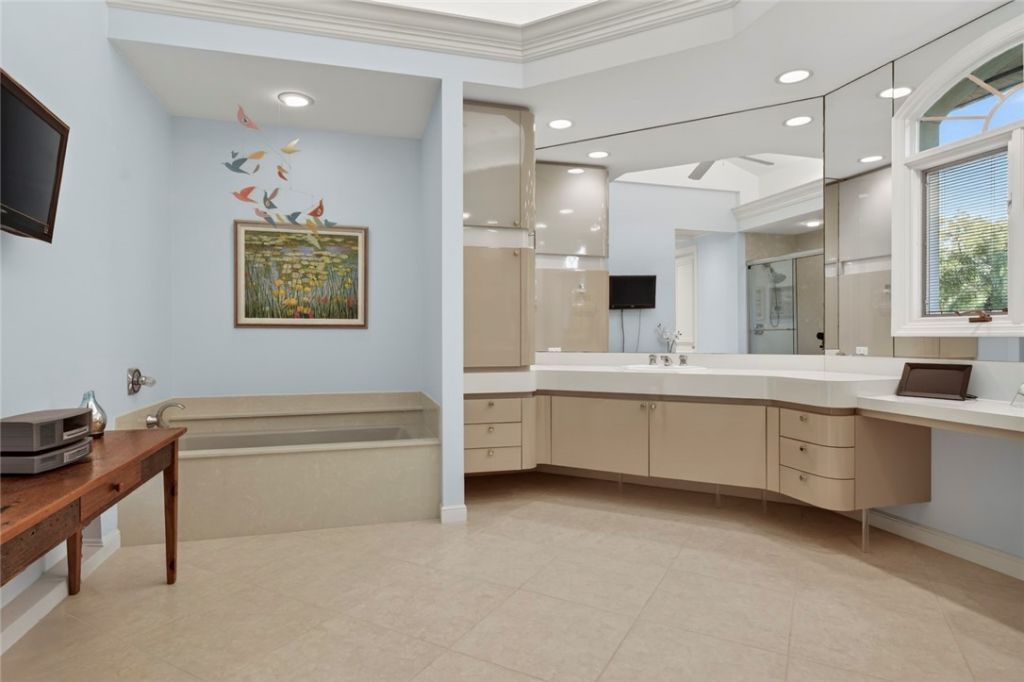 1261 Indian Mound Trail, Vero Beach, FL 32963 Photo