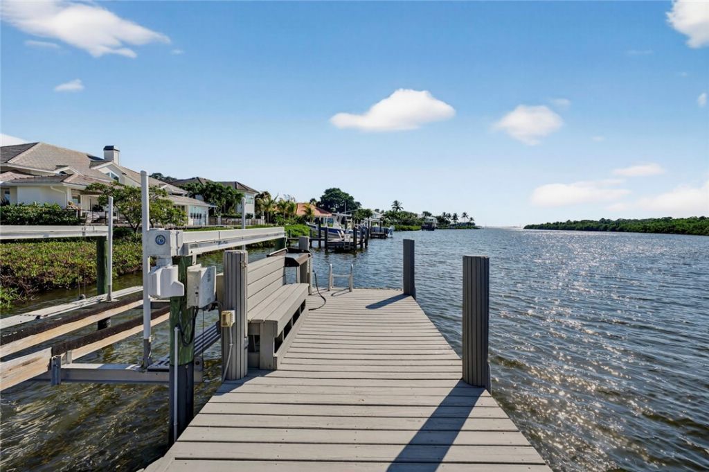 1261 Indian Mound Trail, Vero Beach, FL 32963 Photo