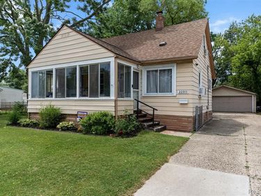 22355 Curie Avenue, Warren, MI 48091