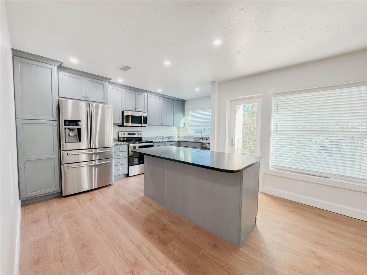 914 W Faith Circle, Bradenton, FL 34212 Photo