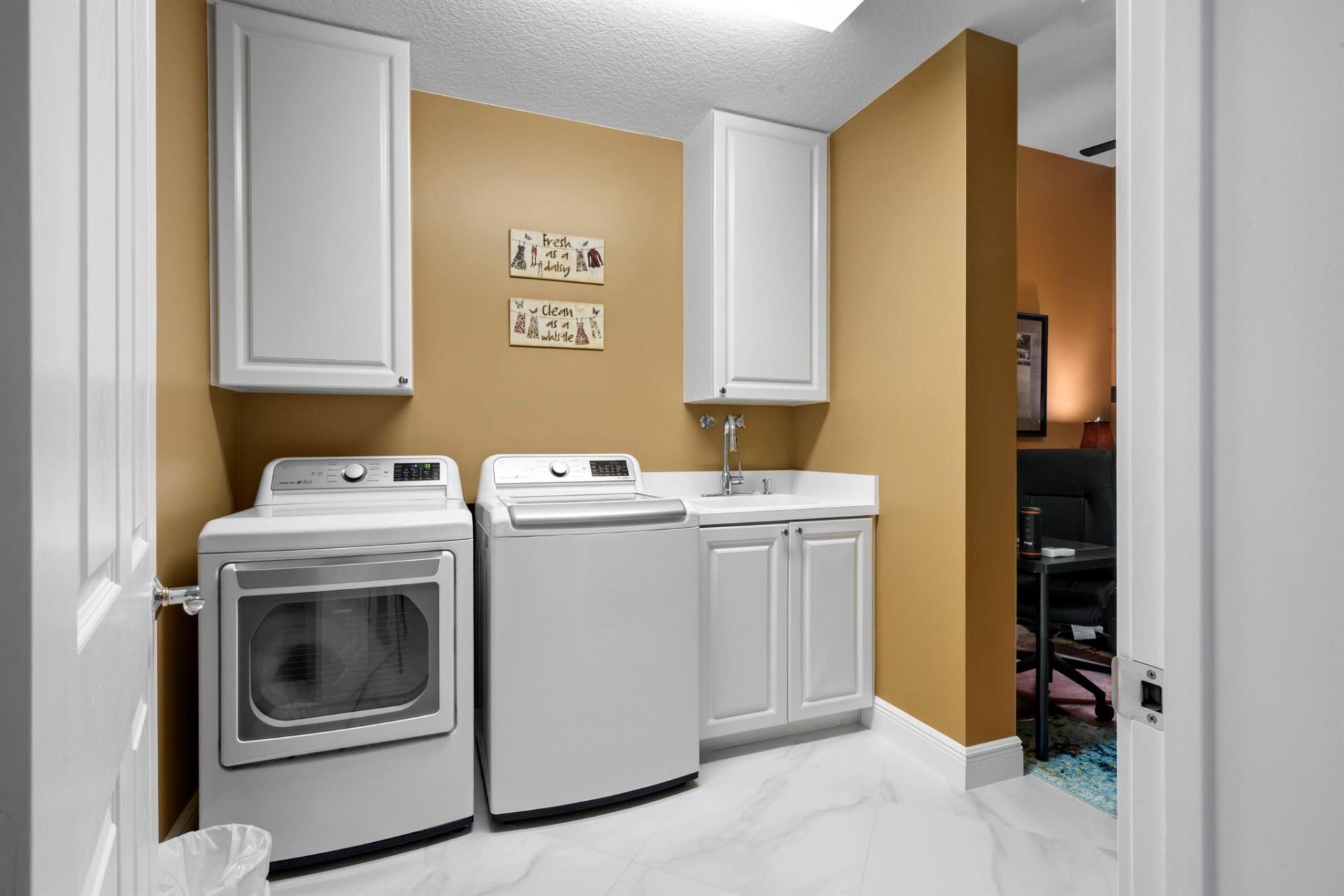 8 Harbour Isle Drive E, Unit Ph5, Fort Pierce, FL 34949 Photo