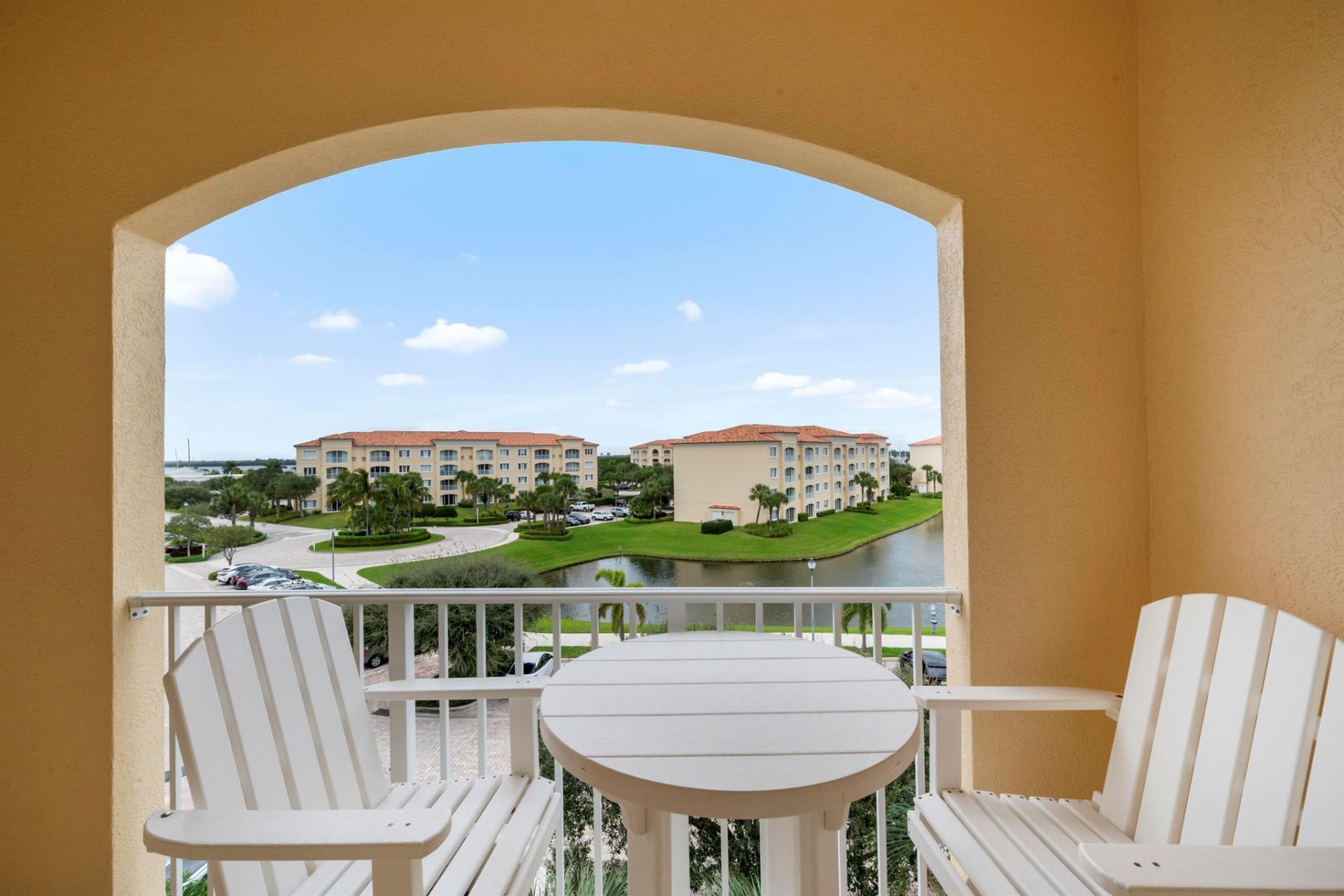 8 Harbour Isle Drive E, Unit Ph5, Fort Pierce, FL 34949 Photo