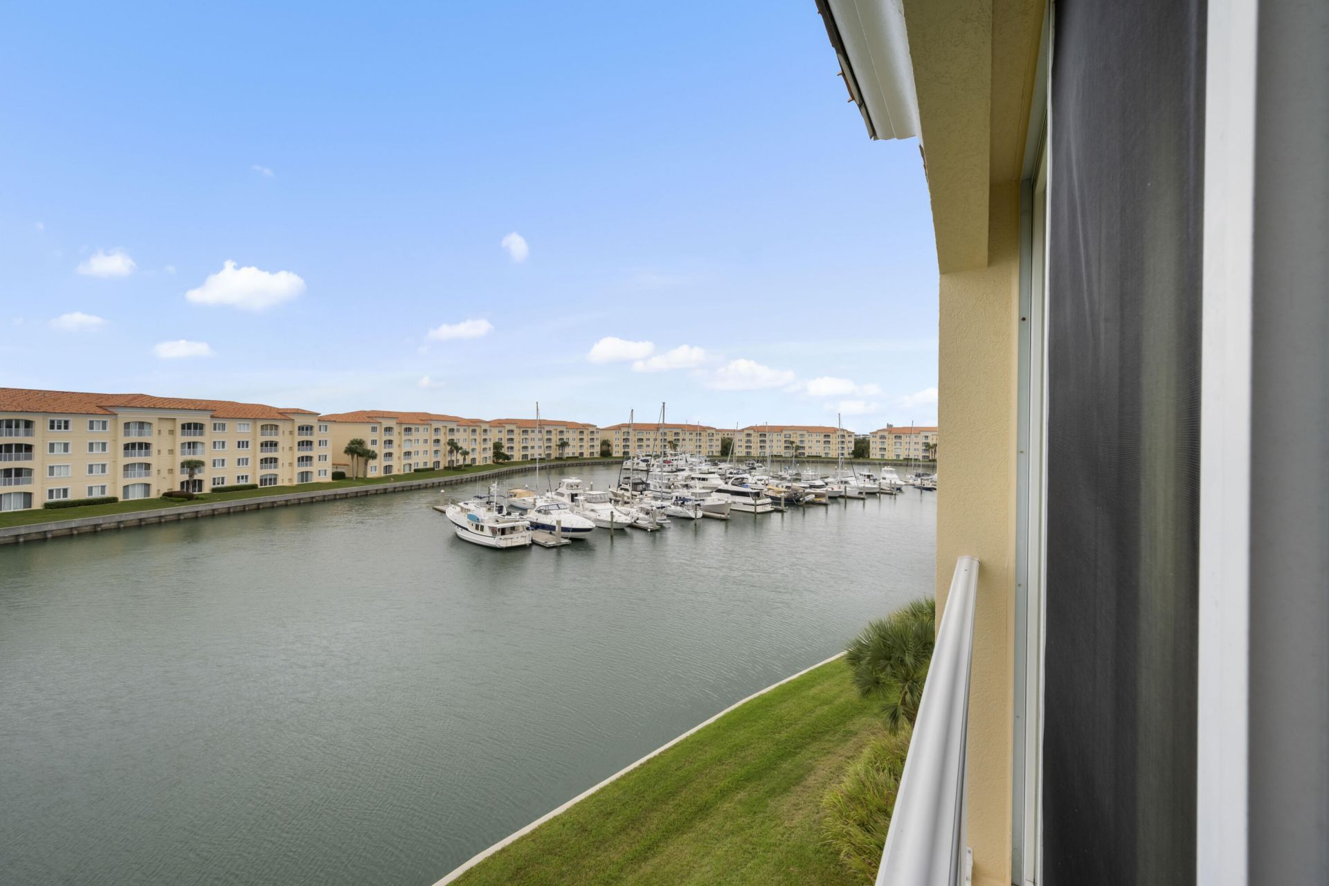8 Harbour Isle Drive E, Unit Ph5, Fort Pierce, FL 34949 Photo