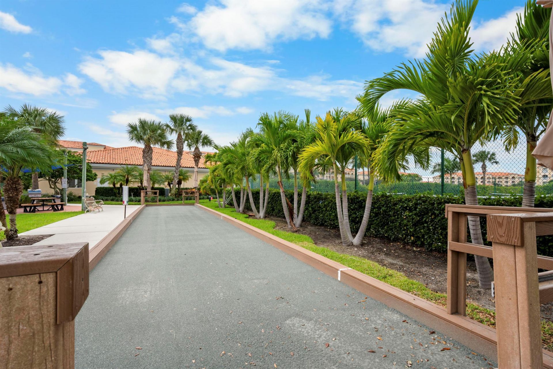 8 Harbour Isle Drive E, Unit Ph5, Fort Pierce, FL 34949 Photo