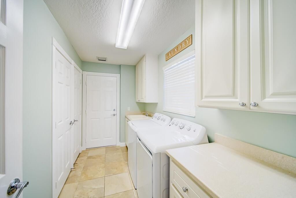 8199 Saint Johns Court, Wellington, FL 33414 Photo