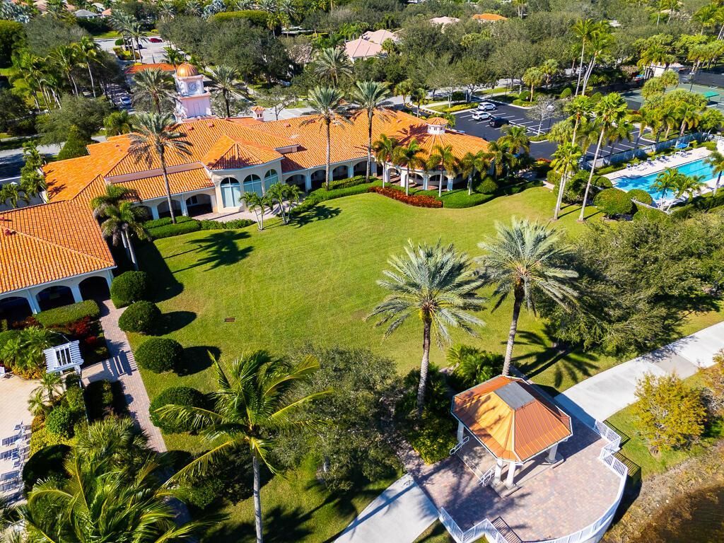 8199 Saint Johns Court, Wellington, FL 33414 Photo