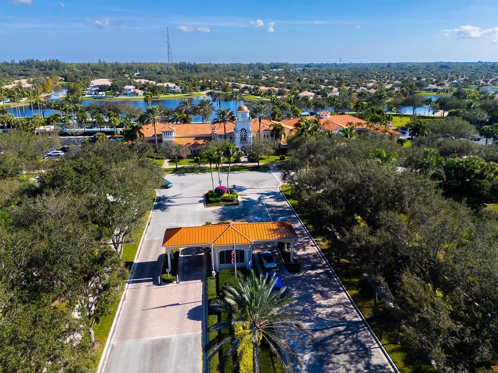 8199 Saint Johns Court, Wellington, FL 33414 Photo