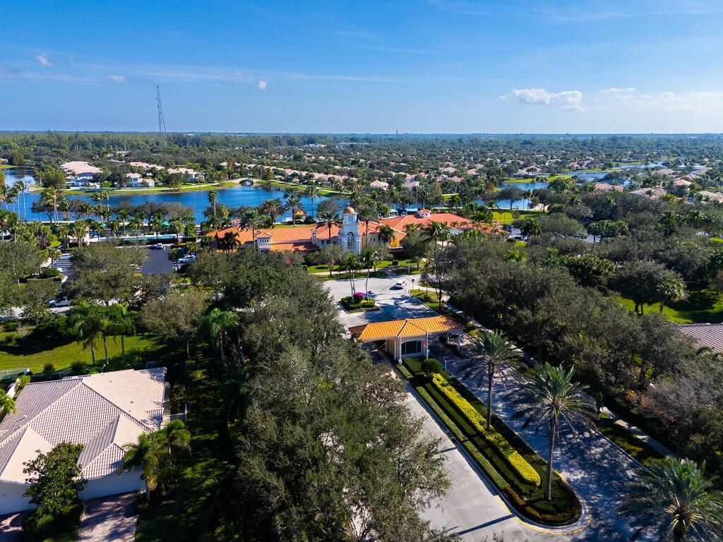 8199 Saint Johns Court, Wellington, FL 33414 Photo