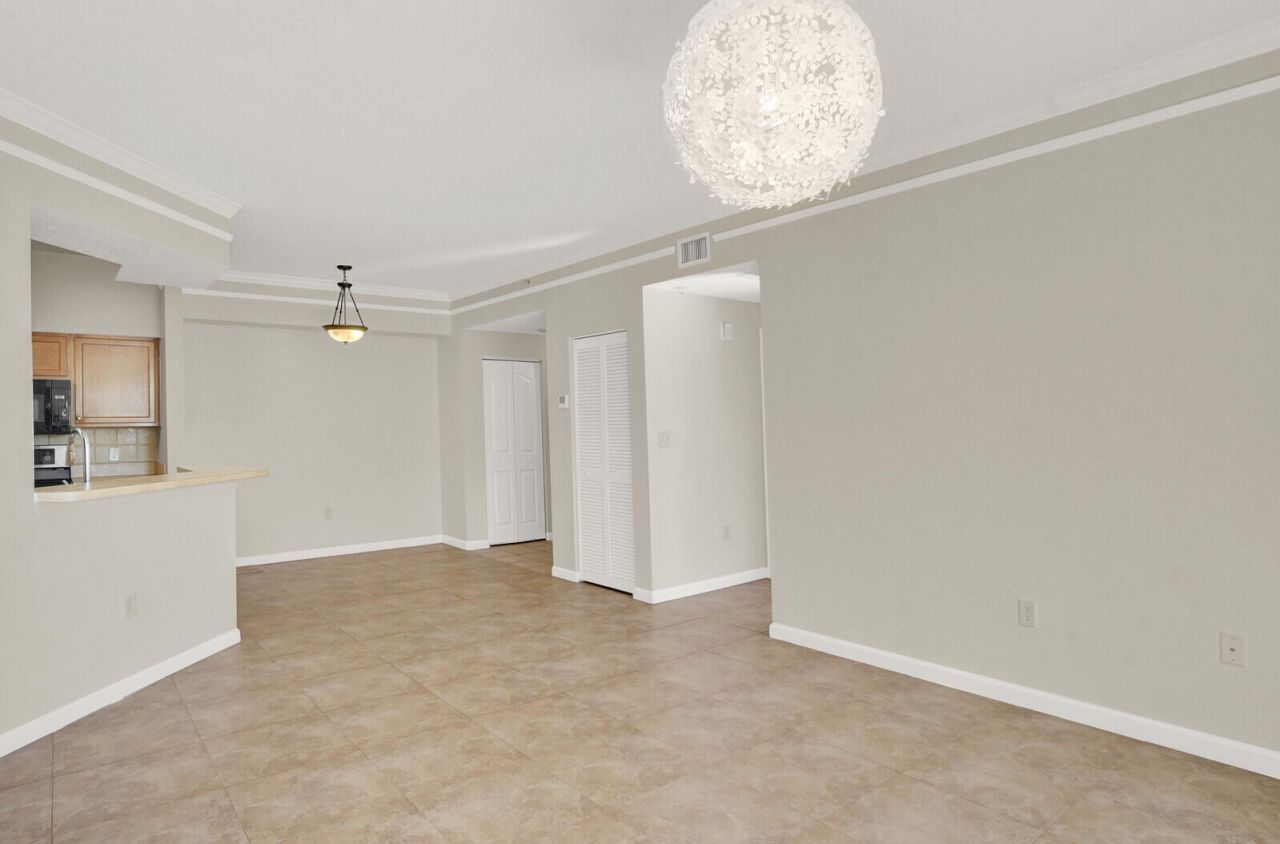 9901 Baywinds Drive, Unit 3305, West Palm Beach, FL 33411 Photo