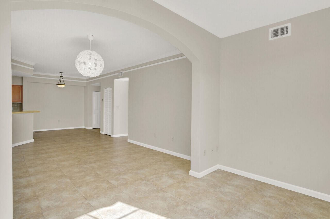 9901 Baywinds Drive, Unit 3305, West Palm Beach, FL 33411 Photo