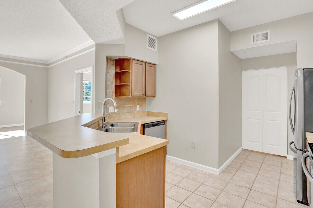 9901 Baywinds Drive, Unit 3305, West Palm Beach, FL 33411 Photo