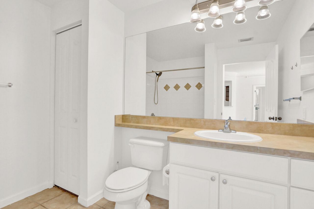 9901 Baywinds Drive, Unit 3305, West Palm Beach, FL 33411 Photo