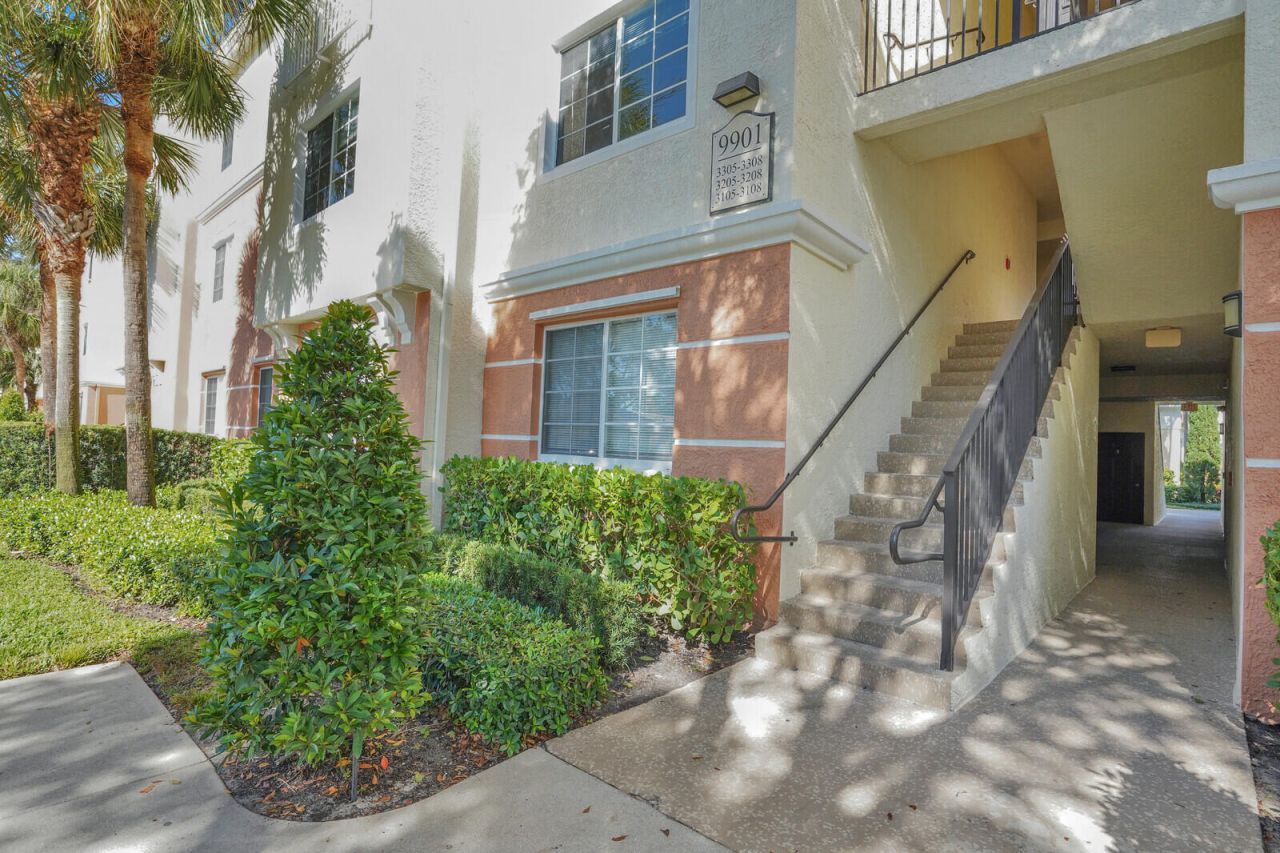 9901 Baywinds Drive, Unit 3305, West Palm Beach, FL 33411 Photo