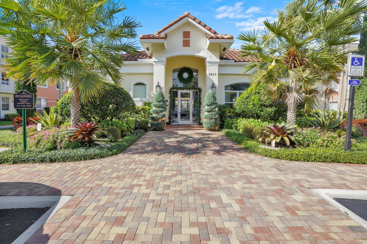 9901 Baywinds Drive, Unit 3305, West Palm Beach, FL 33411 Photo