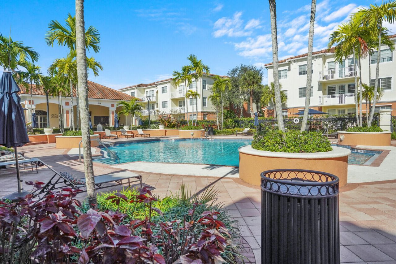 9901 Baywinds Drive, Unit 3305, West Palm Beach, FL 33411 Photo