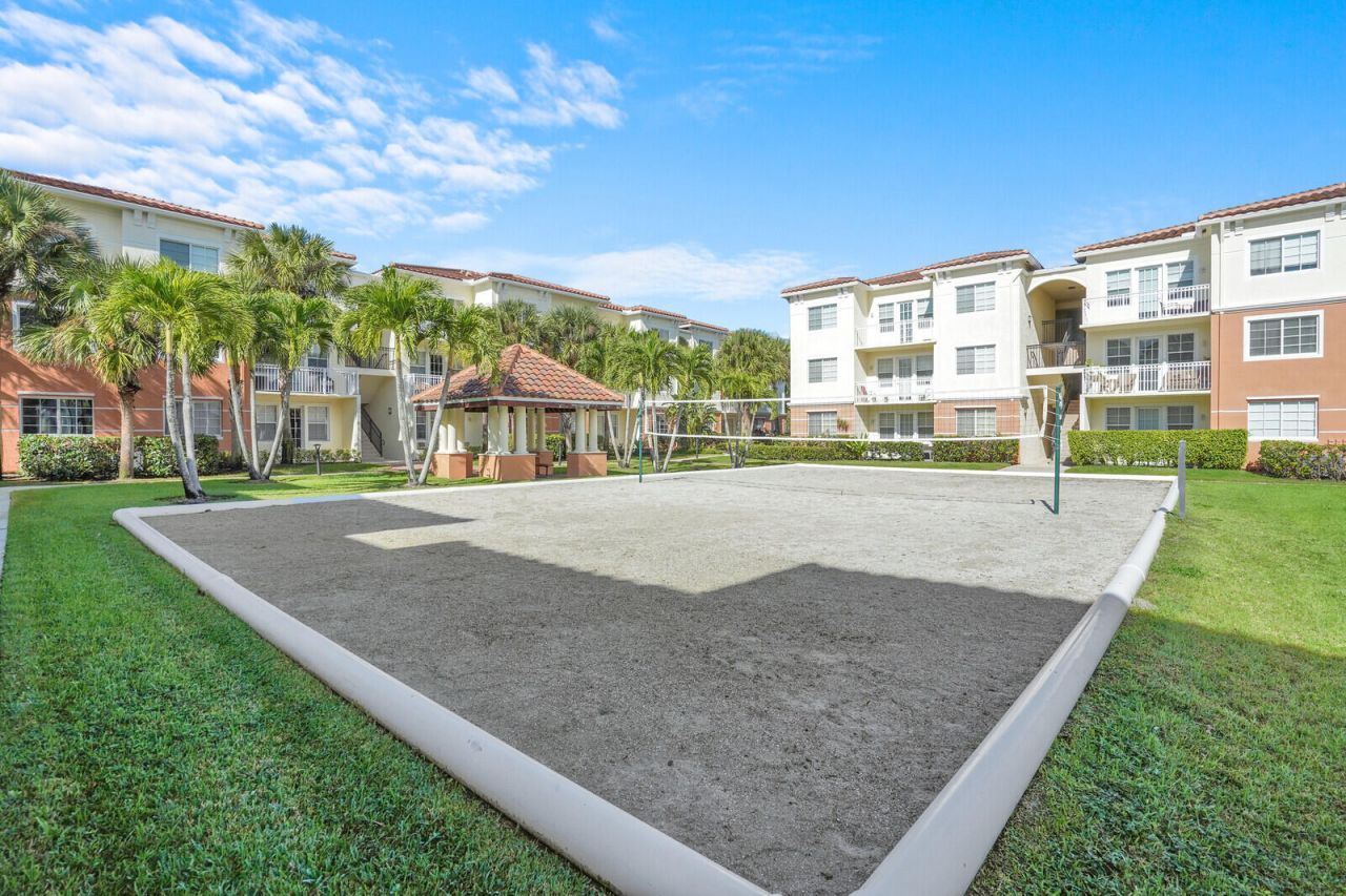 9901 Baywinds Drive, Unit 3305, West Palm Beach, FL 33411 Photo
