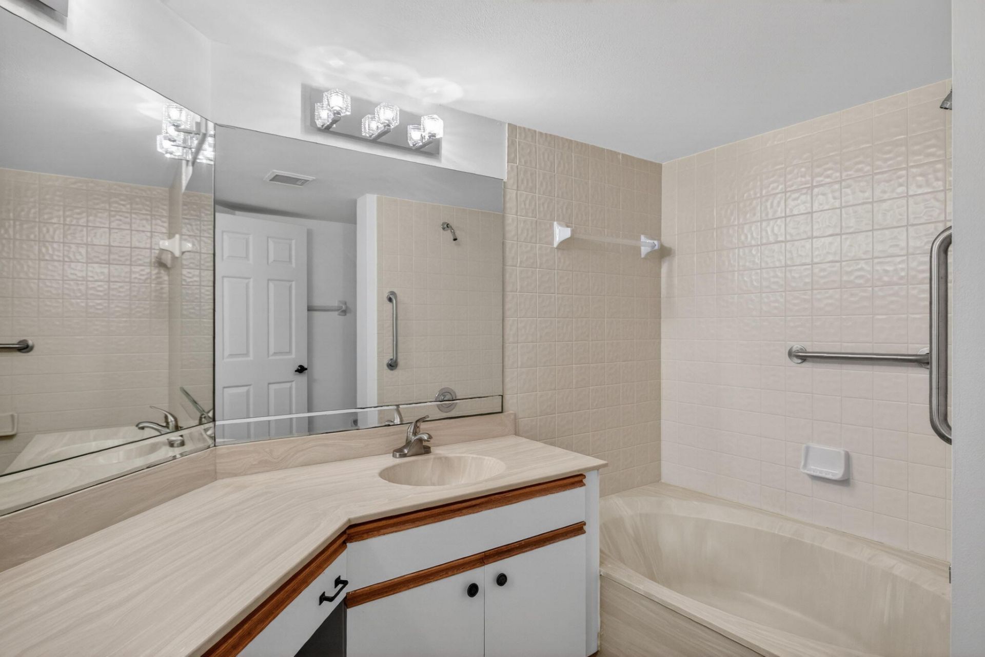 102 Sea Oats Drive, Unit B, Juno Beach, FL 33408 Photo