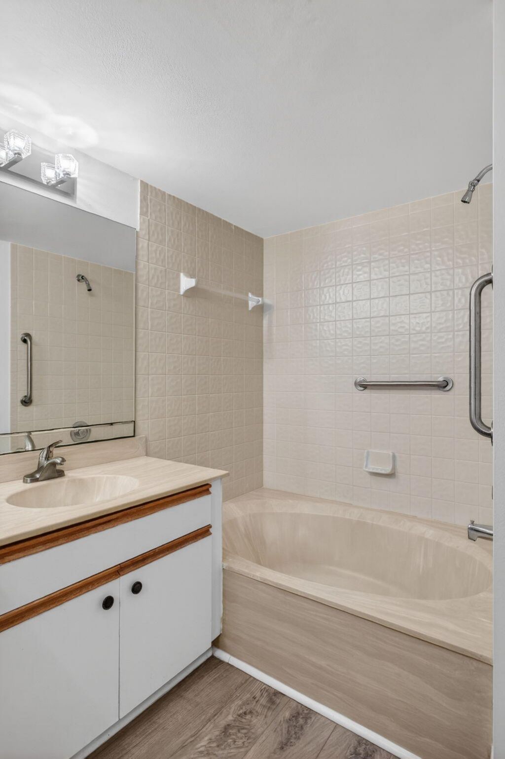 102 Sea Oats Drive, Unit B, Juno Beach, FL 33408 Photo