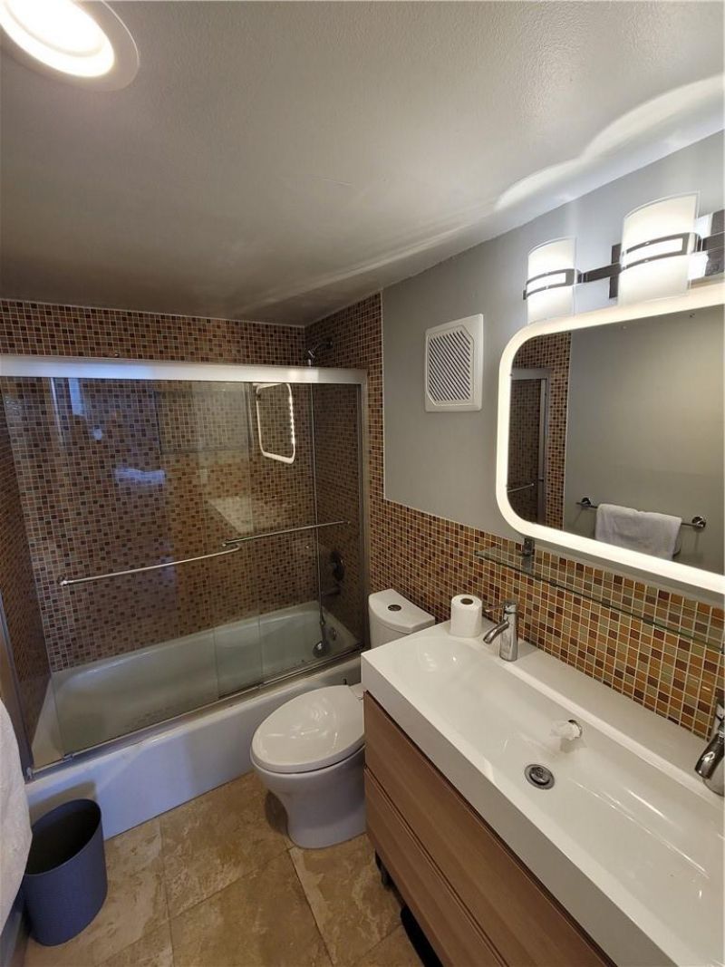 1009 N Ocean Boulevard, Unit 303, Pompano Beach, FL 33062 Photo