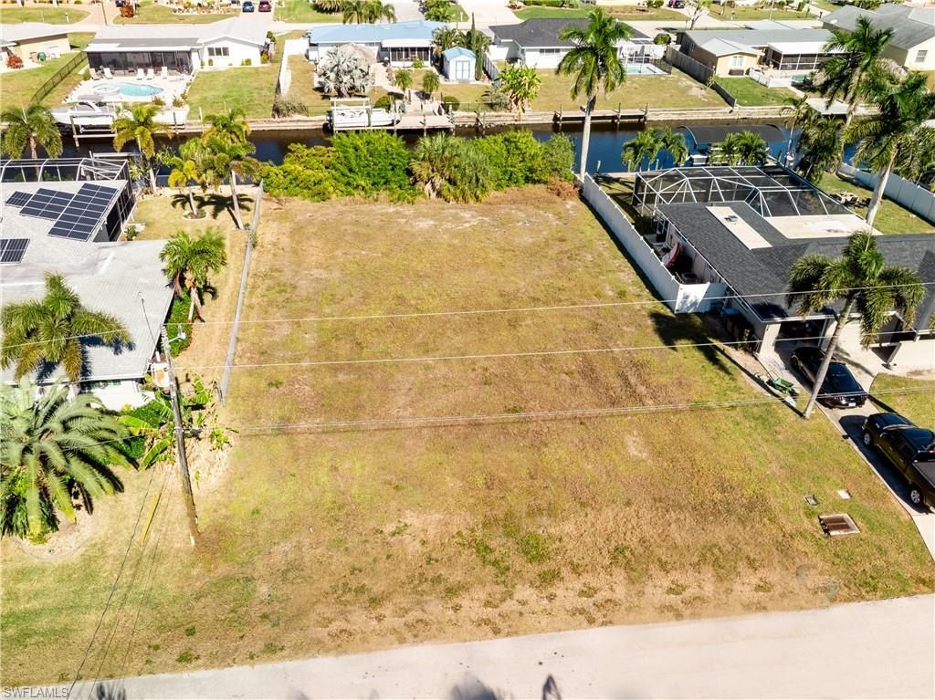 1425 Venetian Ct, Cape Coral, FL 33904 Photo
