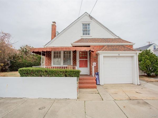 76 Clayton Clayton Avenue, East Atlantic Beach, NY 11561