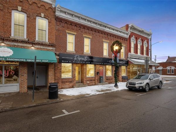 118 N Franklin Street, Manchester, IA 52057