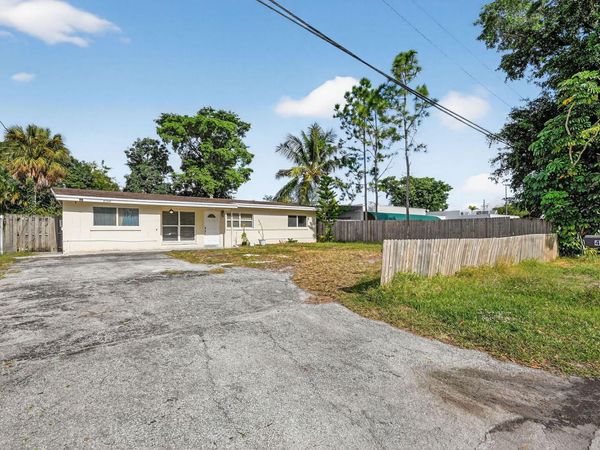 4559 Cole Street, West Palm Beach, FL 33417