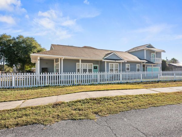 722 Kelly Street, Destin, FL 32541