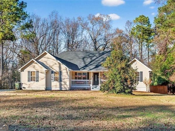 408 Strathmore Drive, Sharpsburg, GA 30277