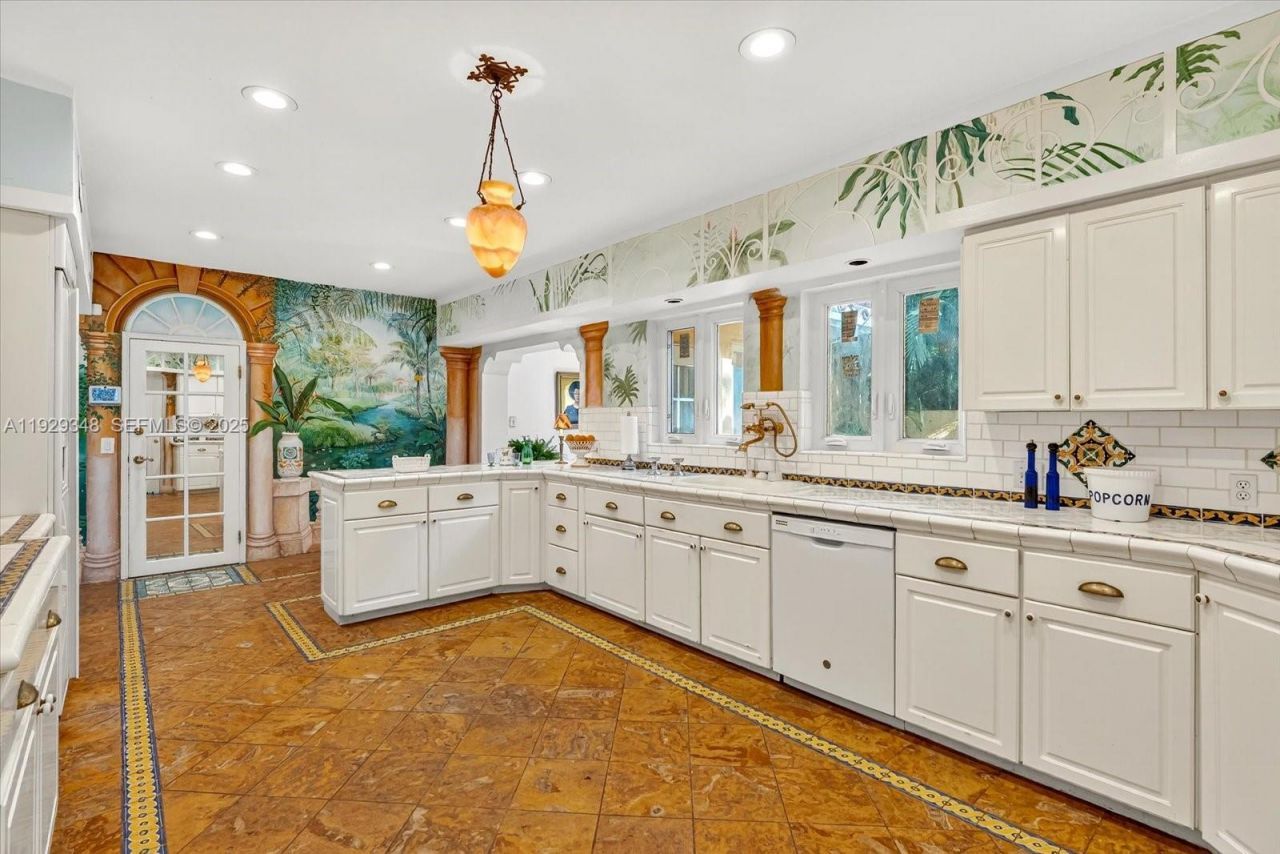 4190 Ingraham Hwy, Miami, FL 33133 Photo