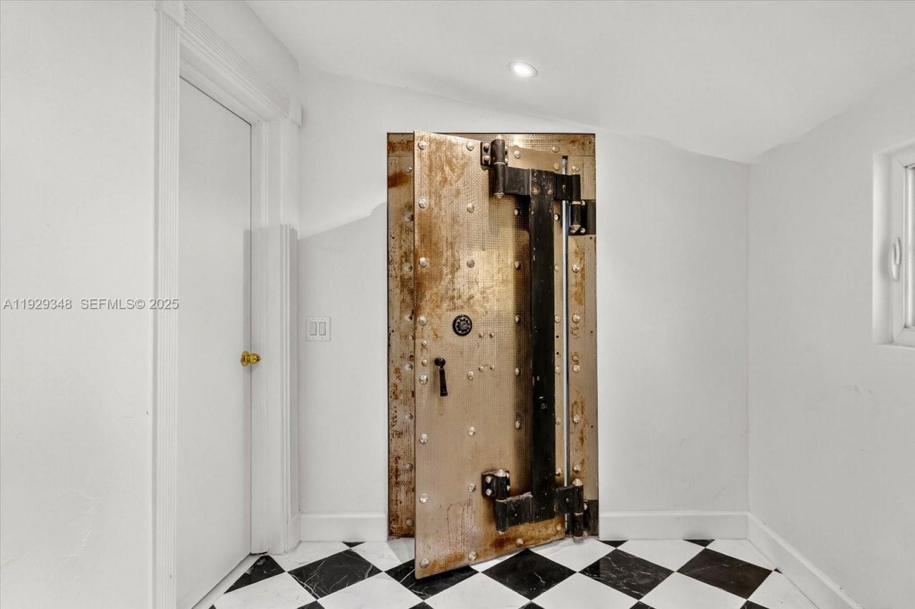 4190 Ingraham Hwy, Miami, FL 33133 Photo