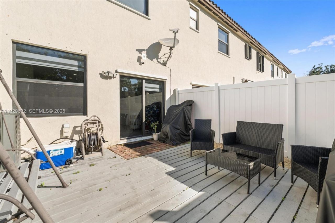 3272 W 92nd Pl, Hialeah, FL 33018 Photo