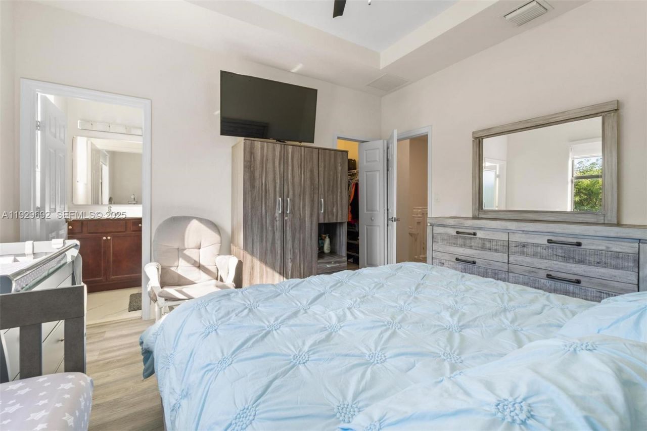 3272 W 92nd Pl, Hialeah, FL 33018 Photo