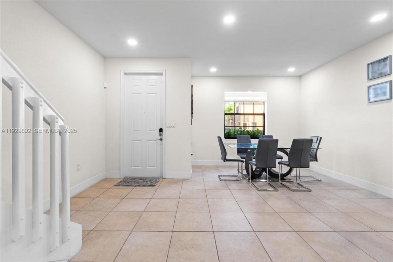 3272 W 92nd Pl, Hialeah, FL 33018 Photo