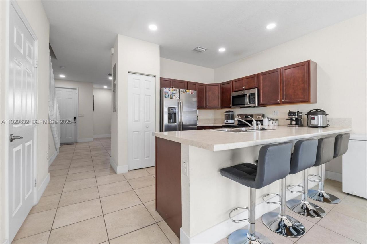 3272 W 92nd Pl, Hialeah, FL 33018 Photo