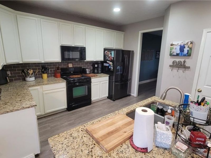 683 Whippoorwill Lane, Wadsworth, OH 44281 Photo 12