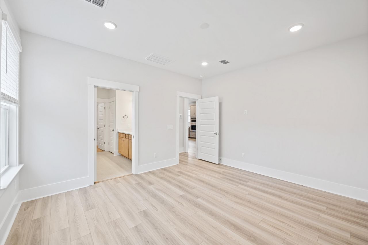 725 Coral Bells Lane Photo 13