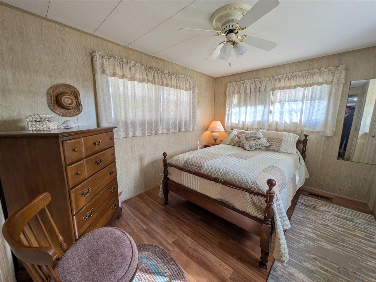 215 Willow Oak Lane, Sarasota, FL 34237 Photo