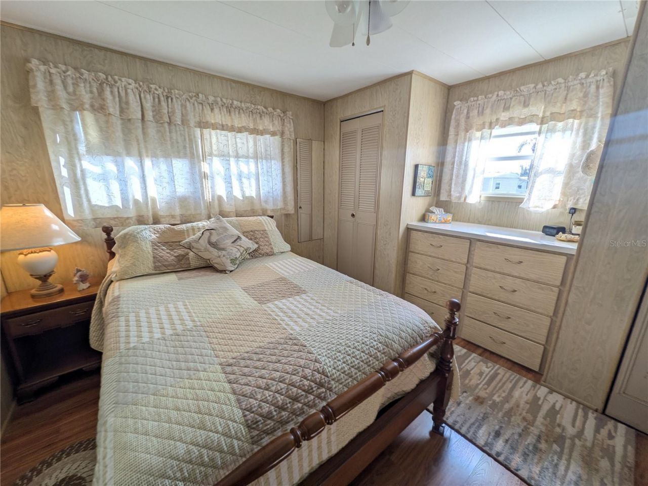 215 Willow Oak Lane, Sarasota, FL 34237 Photo