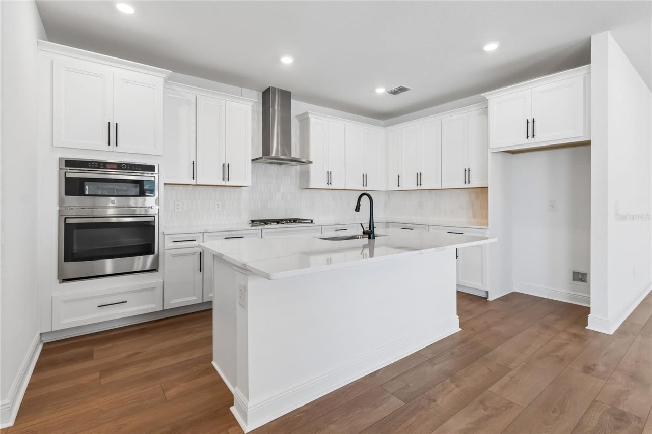 8111 Seaflower Parkway, Bradenton, FL 34210 Photo