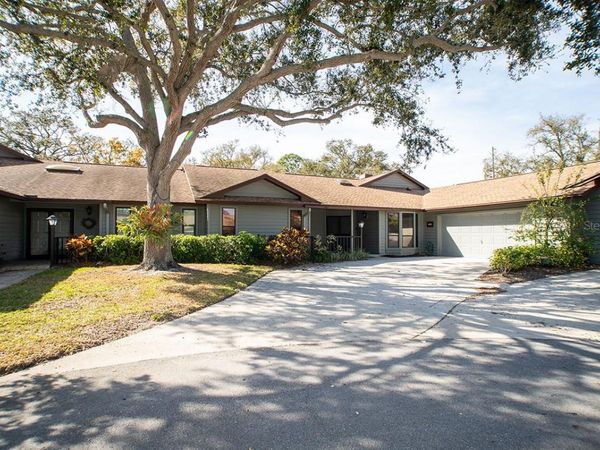 11711 RIDGEVIEW LANE, SEMINOLE, FL 33772