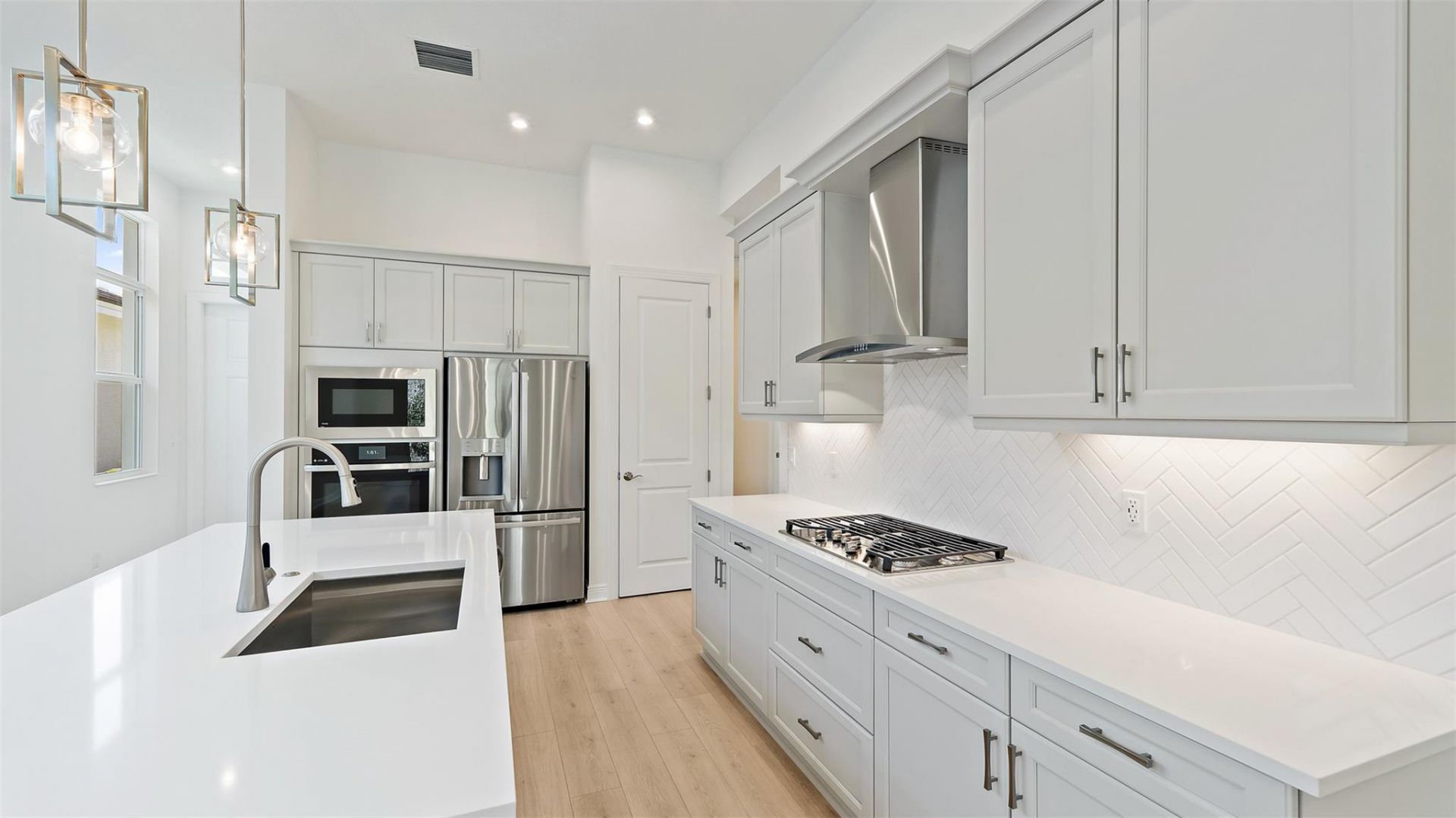 212 SE Via Sangro, Port Saint Lucie, FL 34952 Photo