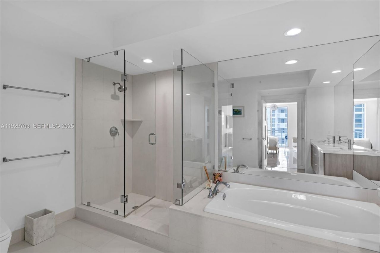 2831 N Ocean Blvd, Unit 602N, Fort Lauderdale, FL 33308 Photo