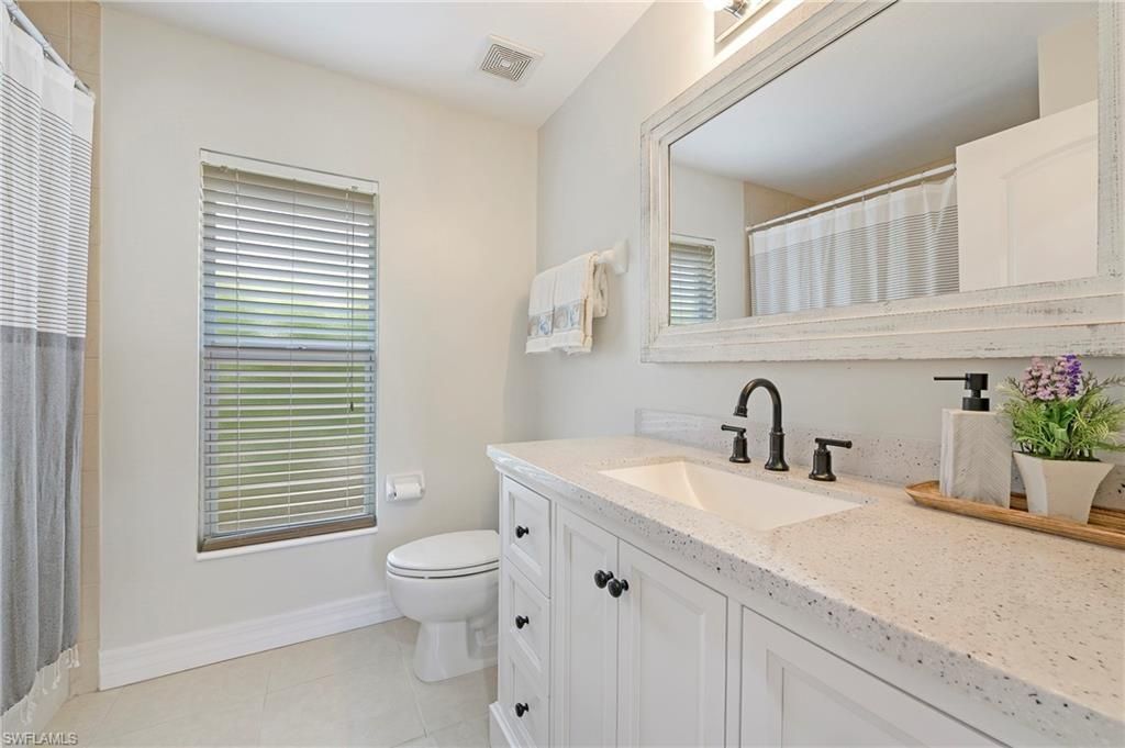 1020 Tivoli Ln, Naples, FL 34104 Photo