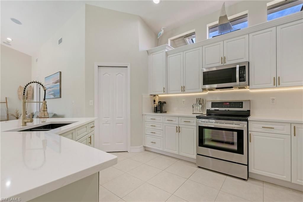 1020 Tivoli Ln, Naples, FL 34104 Photo