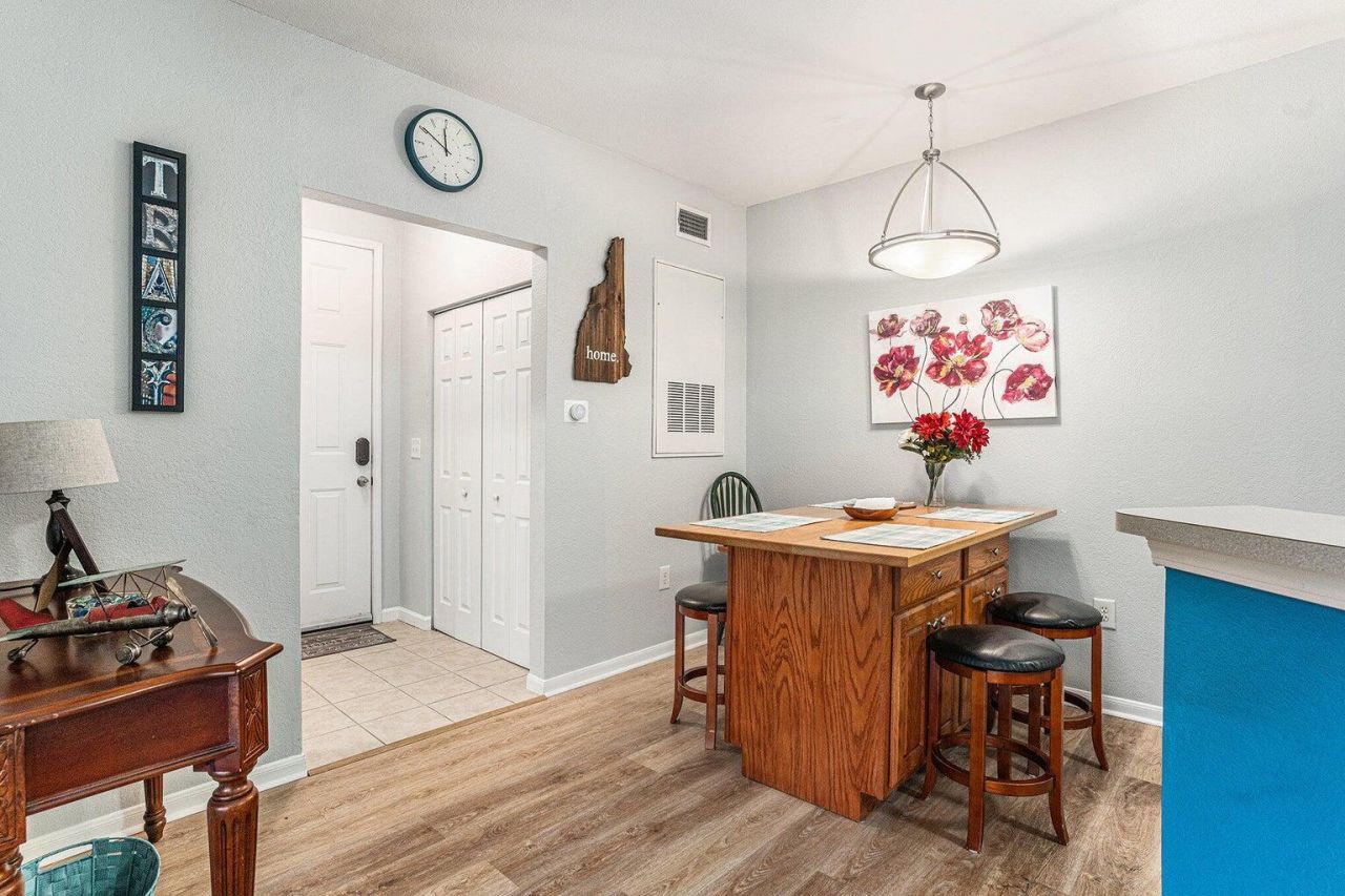 60 Fenwick Hall Allee 723 Photo 10