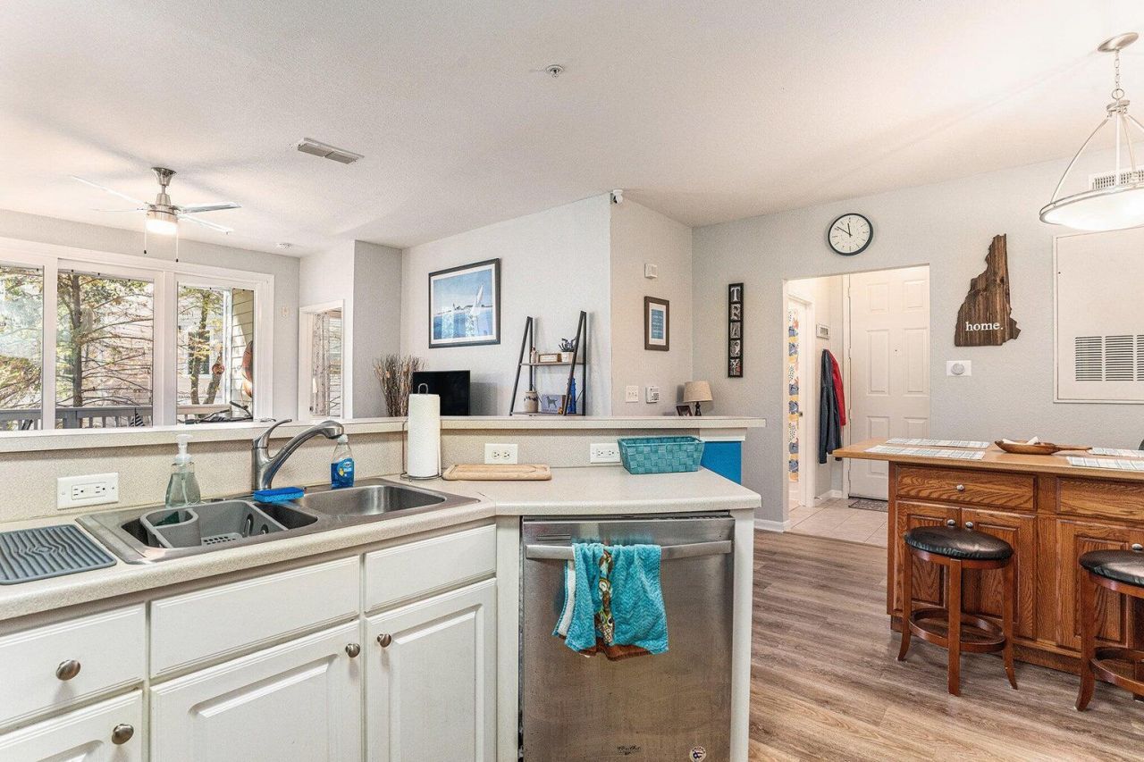 60 Fenwick Hall Allee 723 Photo 12