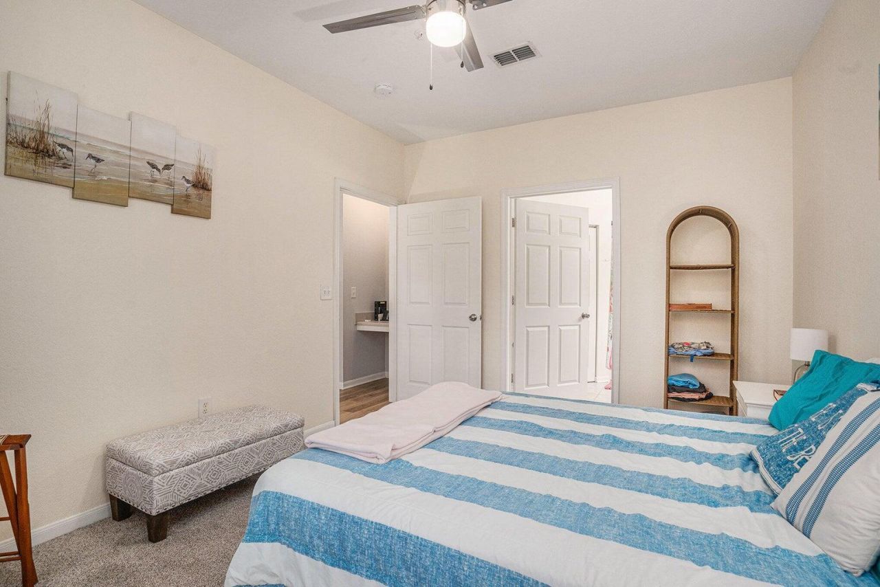 60 Fenwick Hall Allee 723 Photo 15