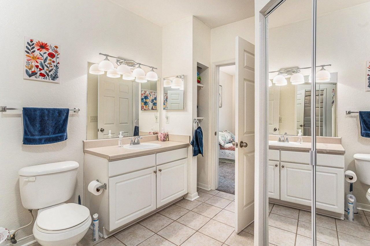 60 Fenwick Hall Allee 723 Photo 17